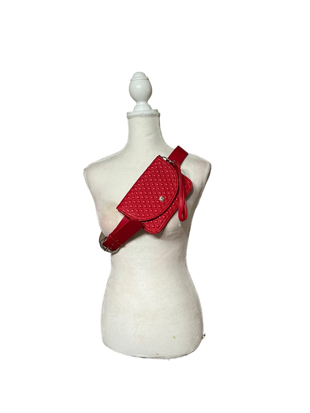 Vince Camuto Red Quilted Faux Leather Belt Bag Fanny Pack Purse Size XL VB503811